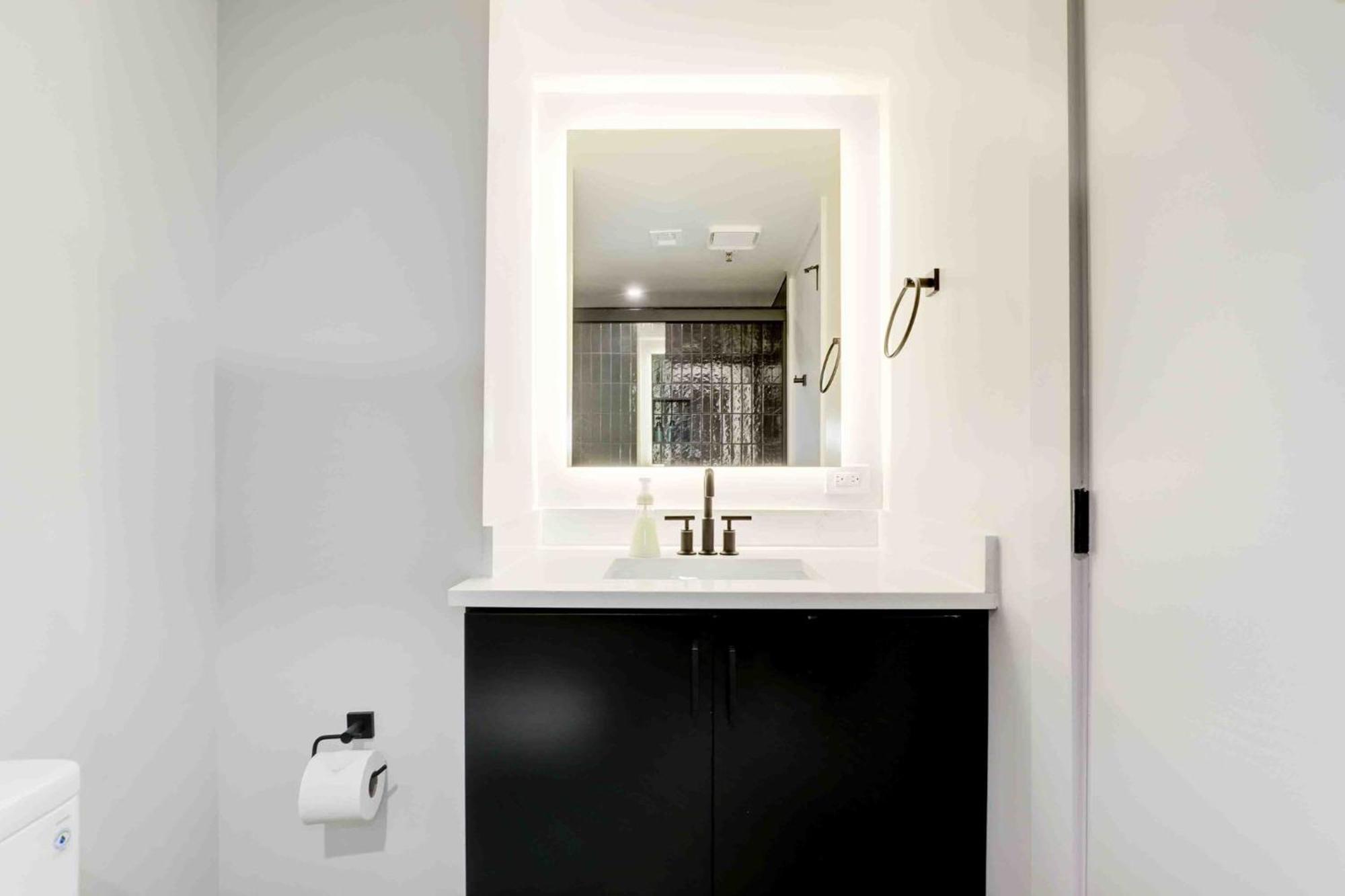 2Br Executive Apartment In Prime Location Arlington Ngoại thất bức ảnh