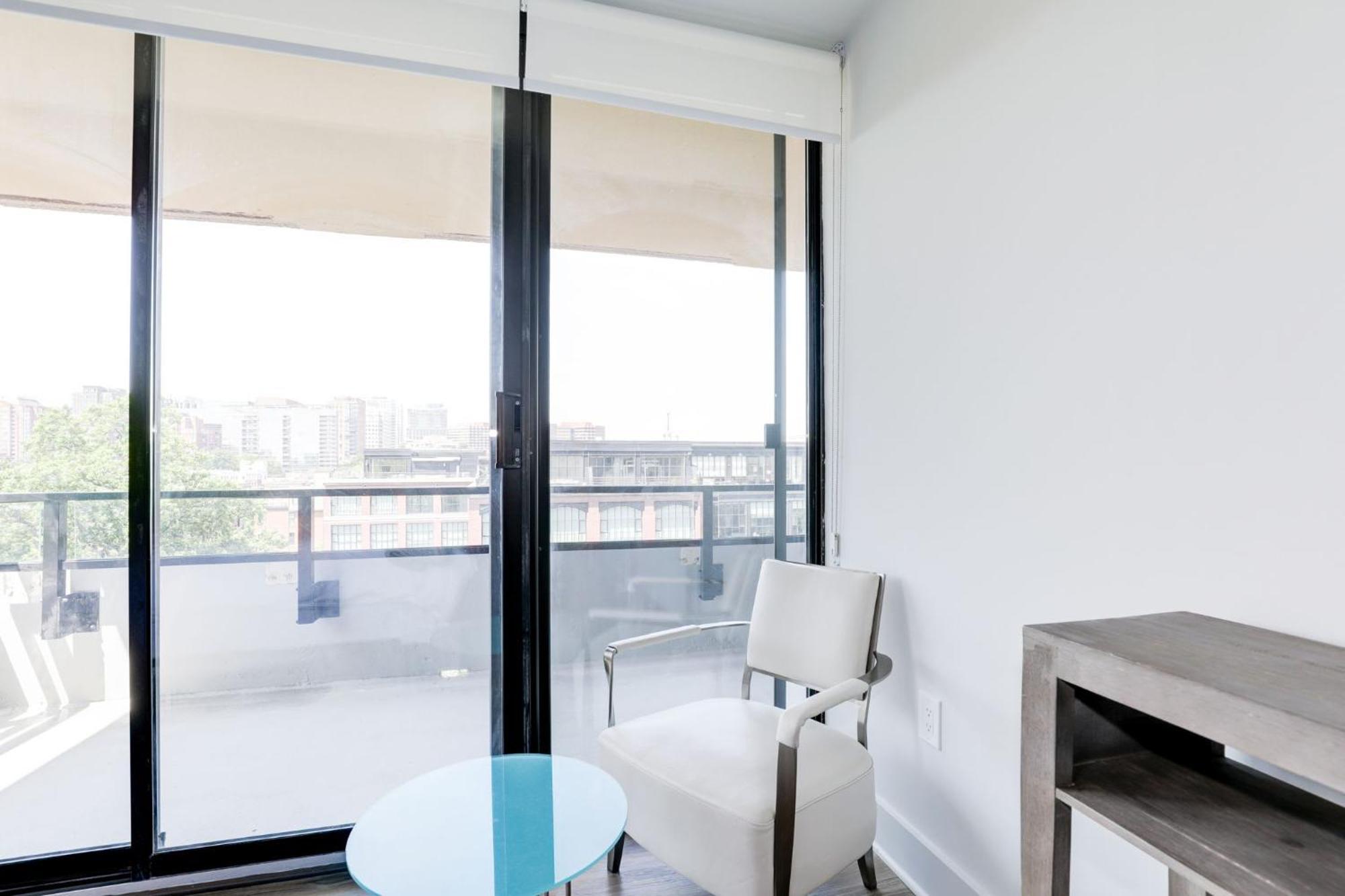2Br Executive Apartment In Prime Location Arlington Ngoại thất bức ảnh