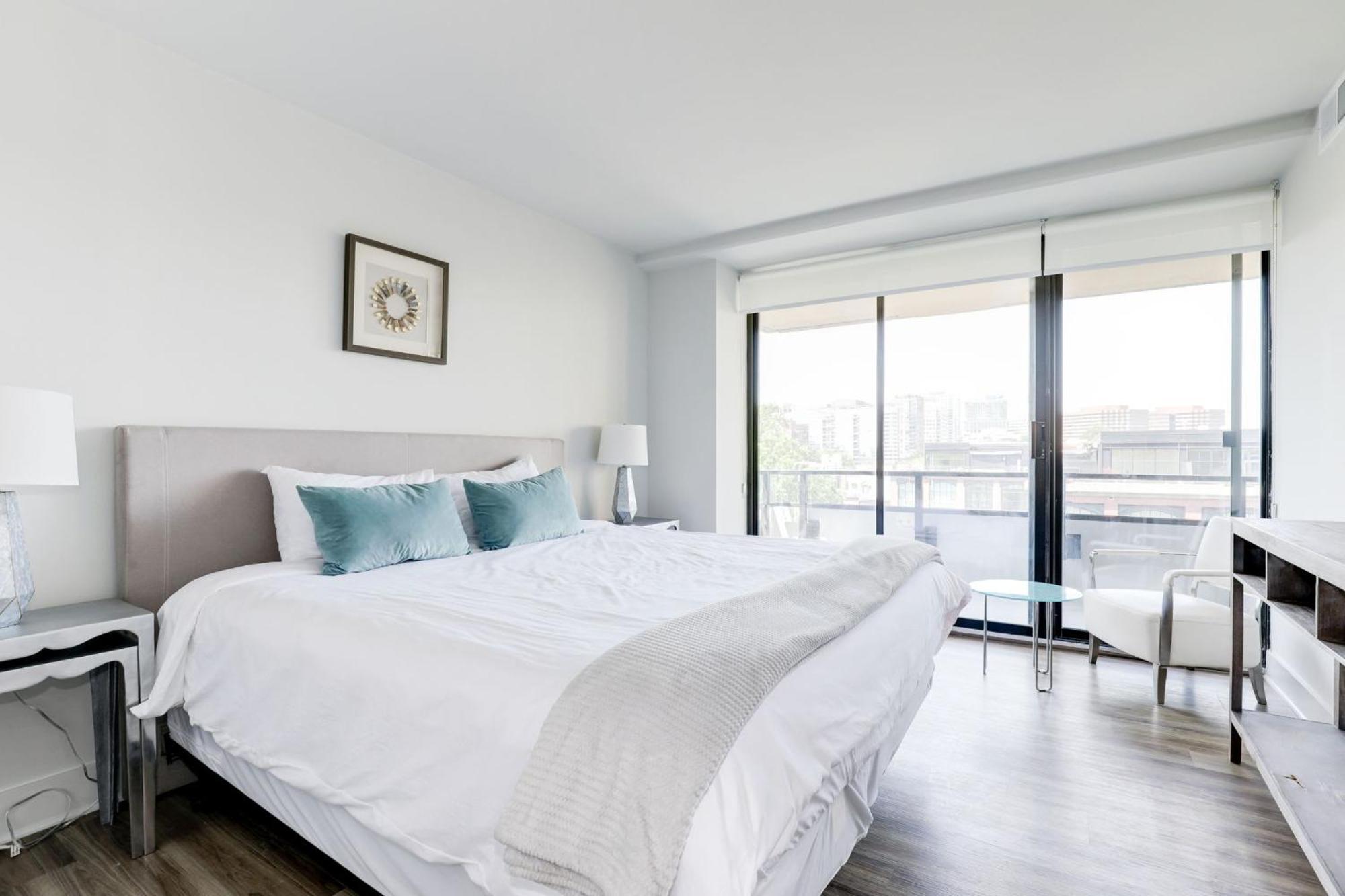 2Br Executive Apartment In Prime Location Arlington Ngoại thất bức ảnh