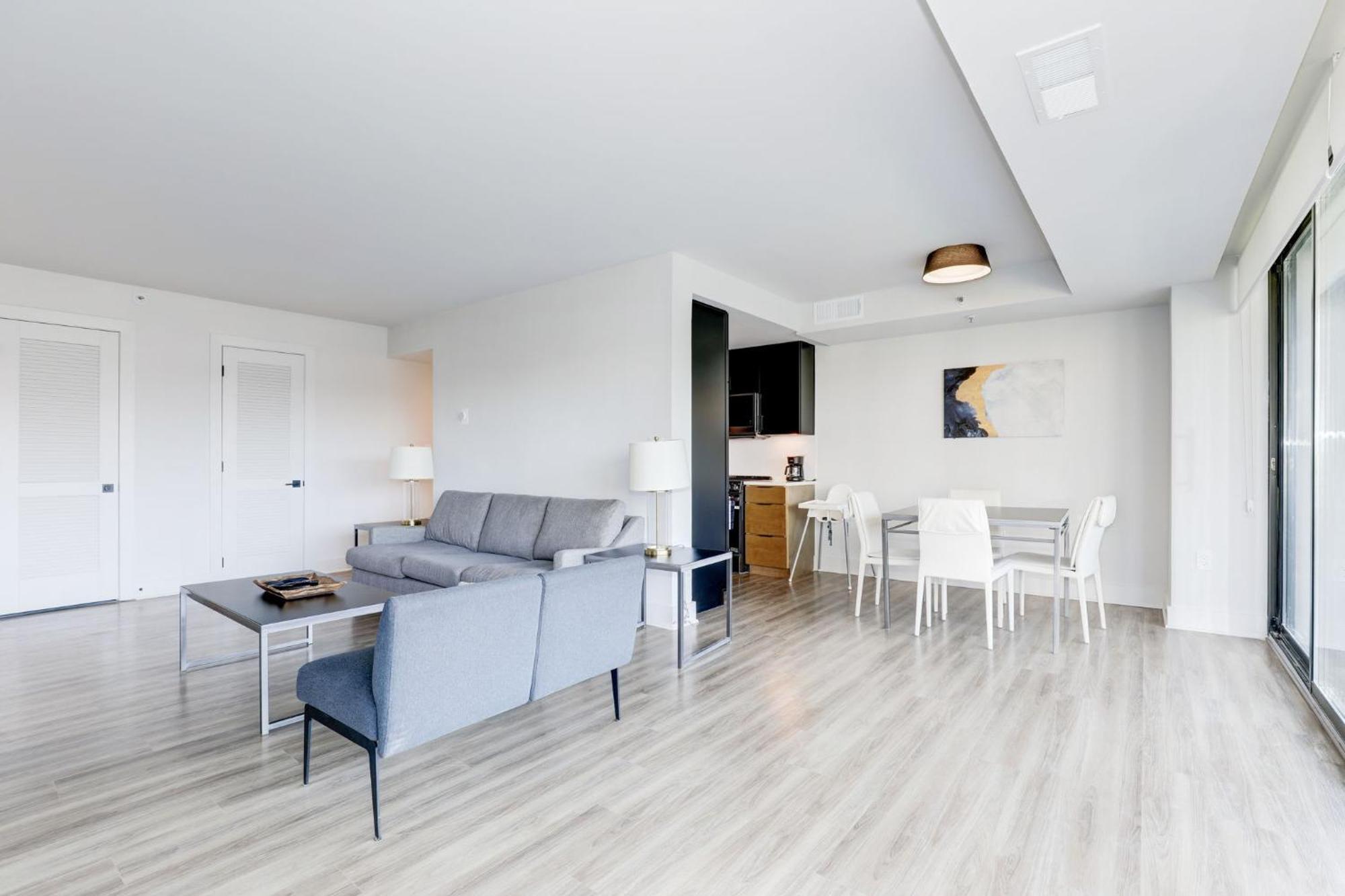 2Br Executive Apartment In Prime Location Arlington Ngoại thất bức ảnh