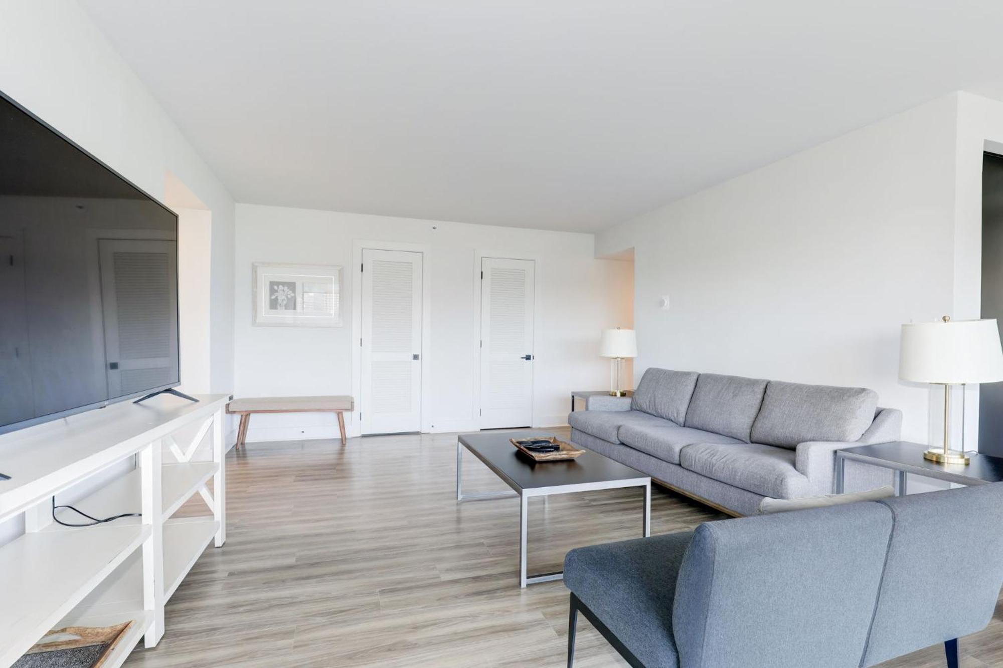 2Br Executive Apartment In Prime Location Arlington Ngoại thất bức ảnh