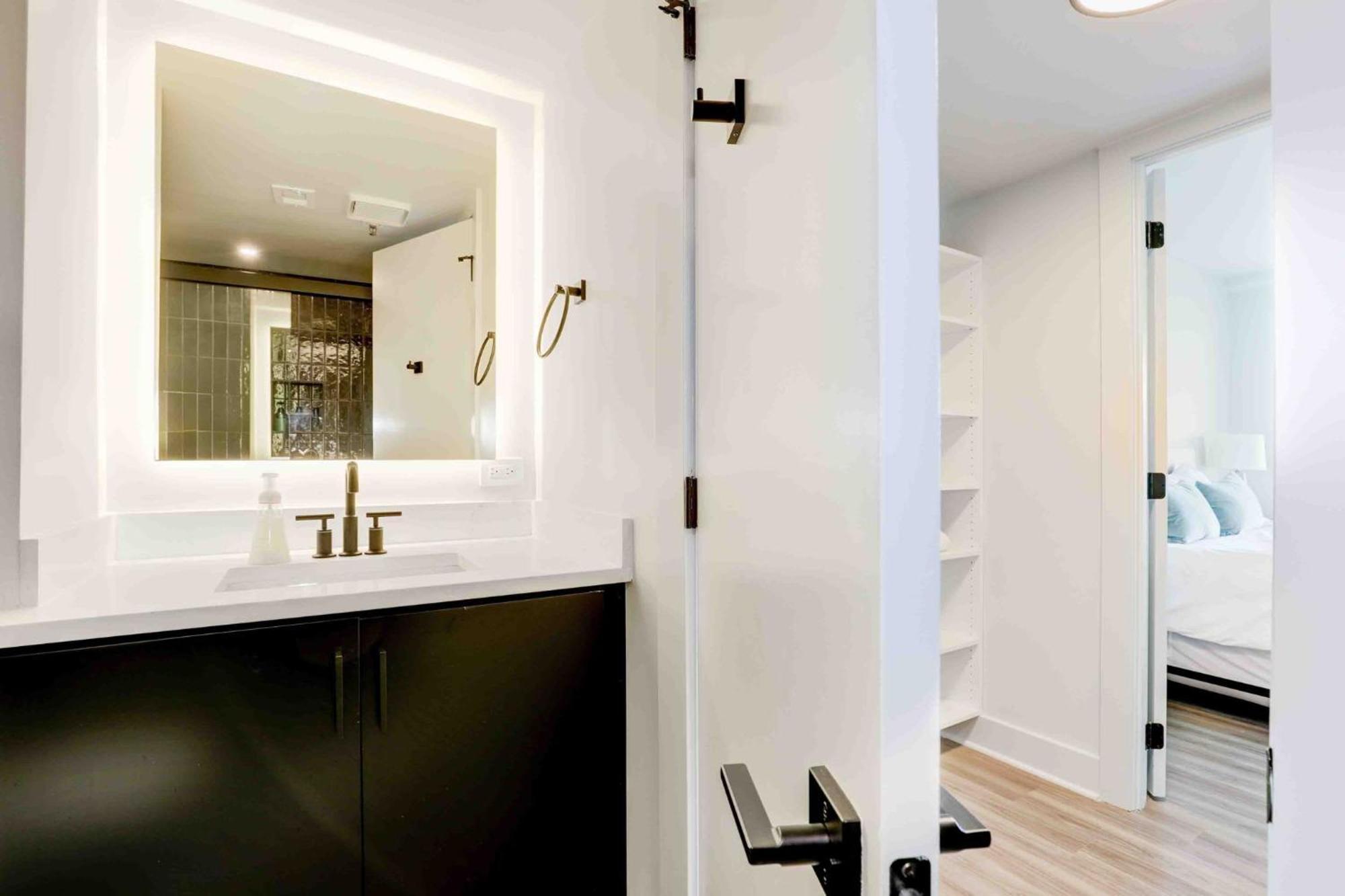 2Br Executive Apartment In Prime Location Arlington Ngoại thất bức ảnh