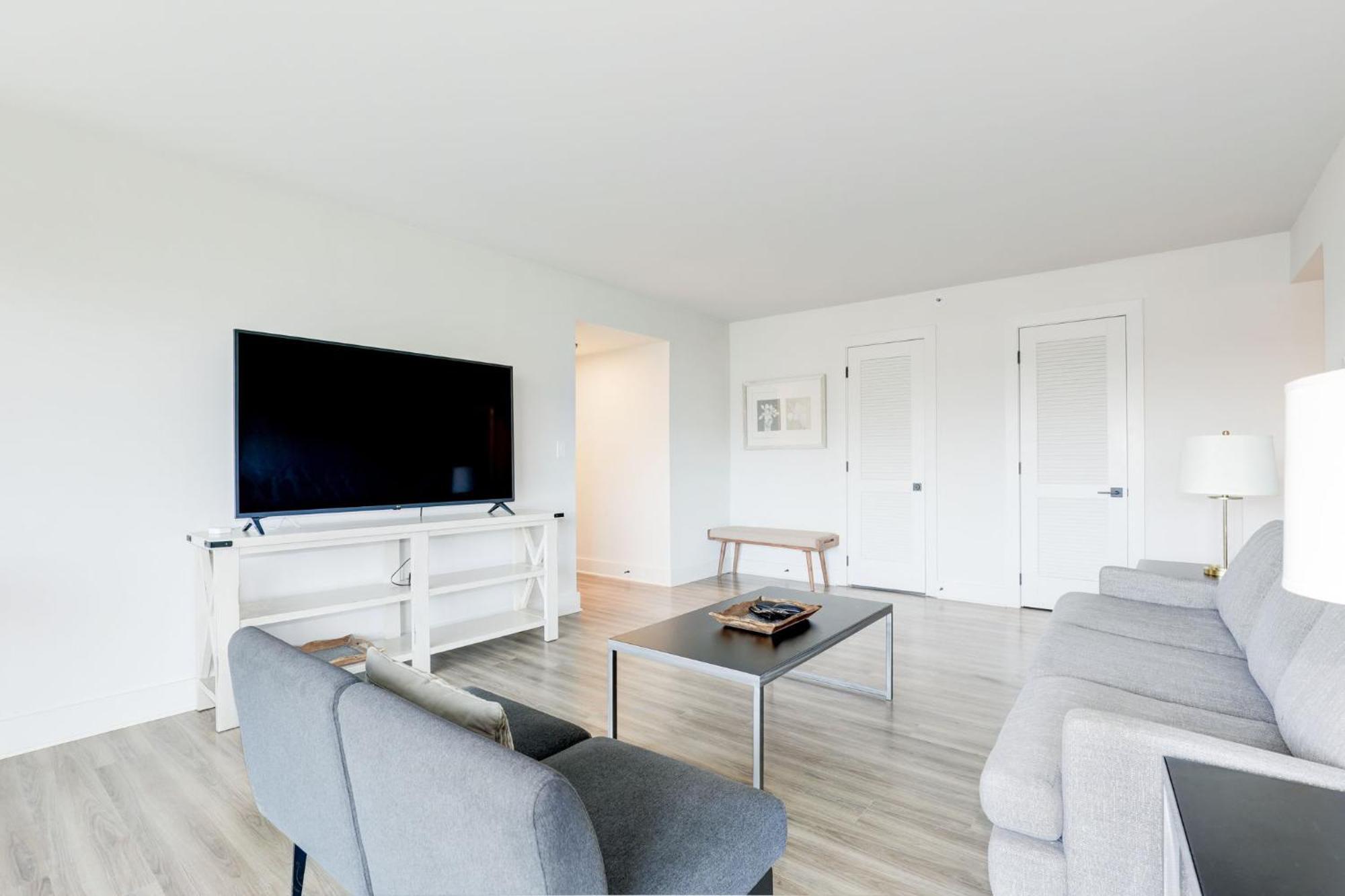 2Br Executive Apartment In Prime Location Arlington Ngoại thất bức ảnh