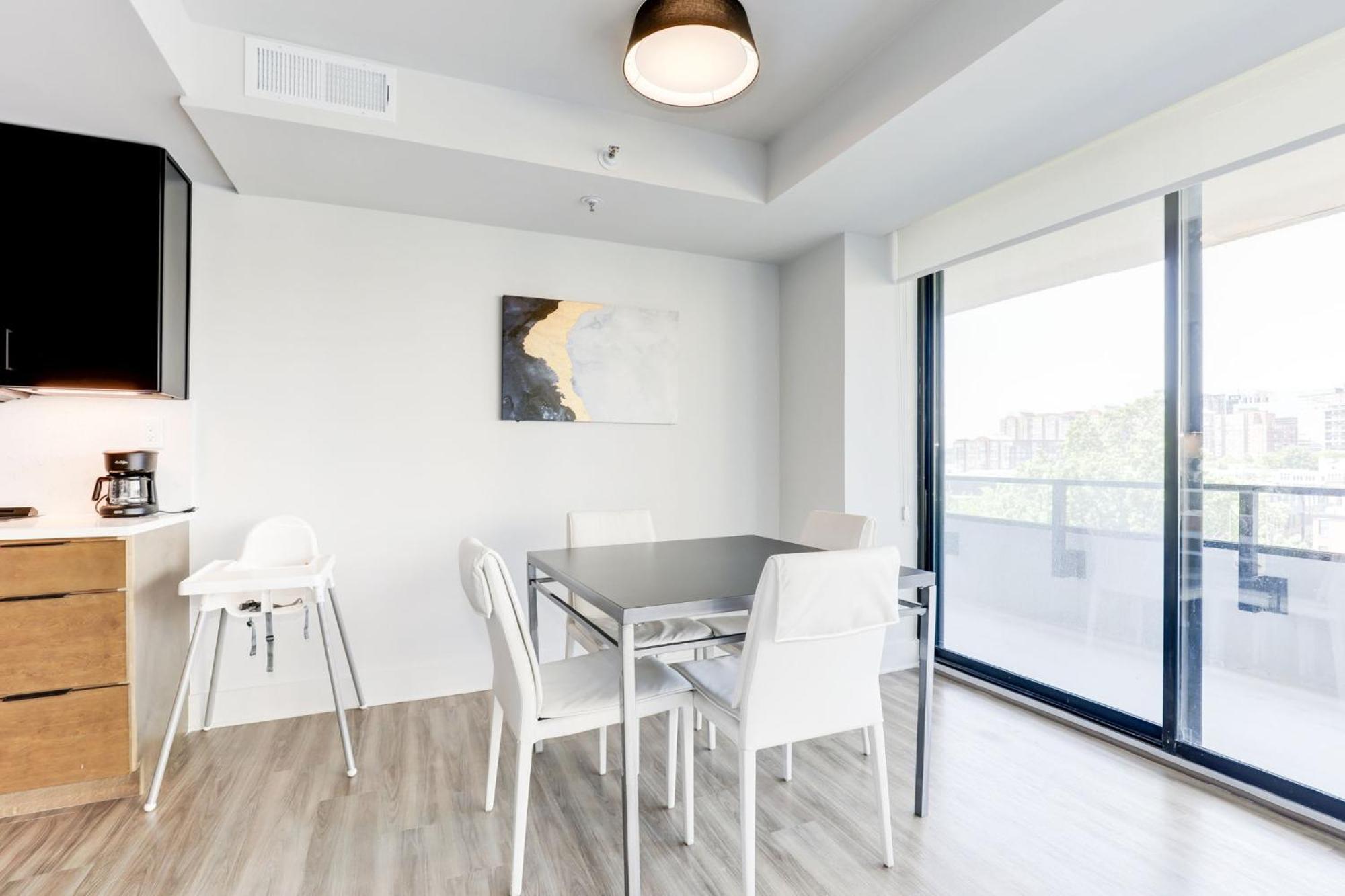 2Br Executive Apartment In Prime Location Arlington Ngoại thất bức ảnh