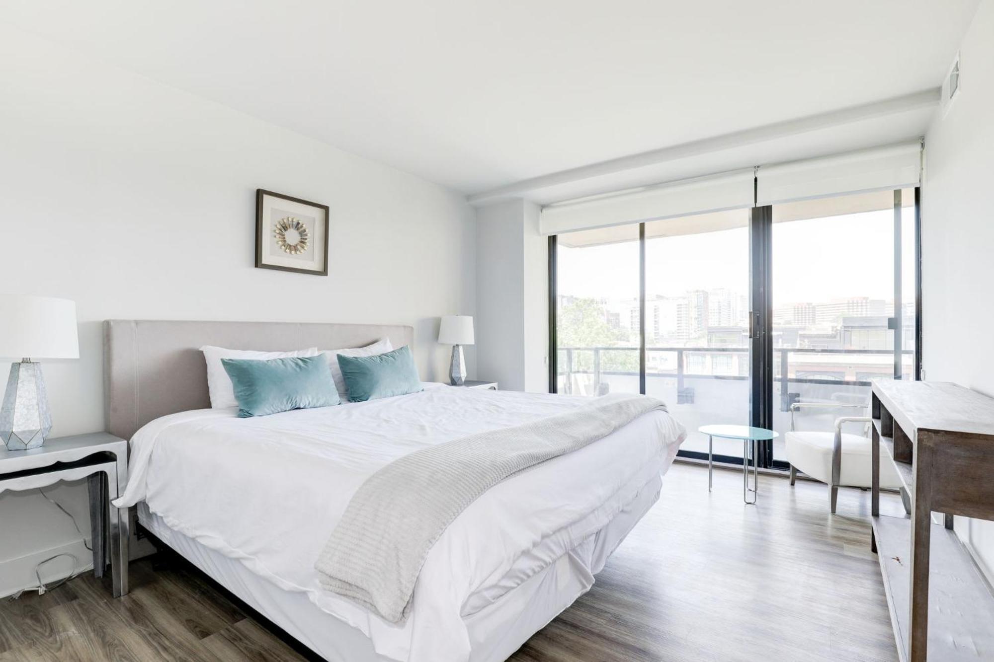2Br Executive Apartment In Prime Location Arlington Ngoại thất bức ảnh