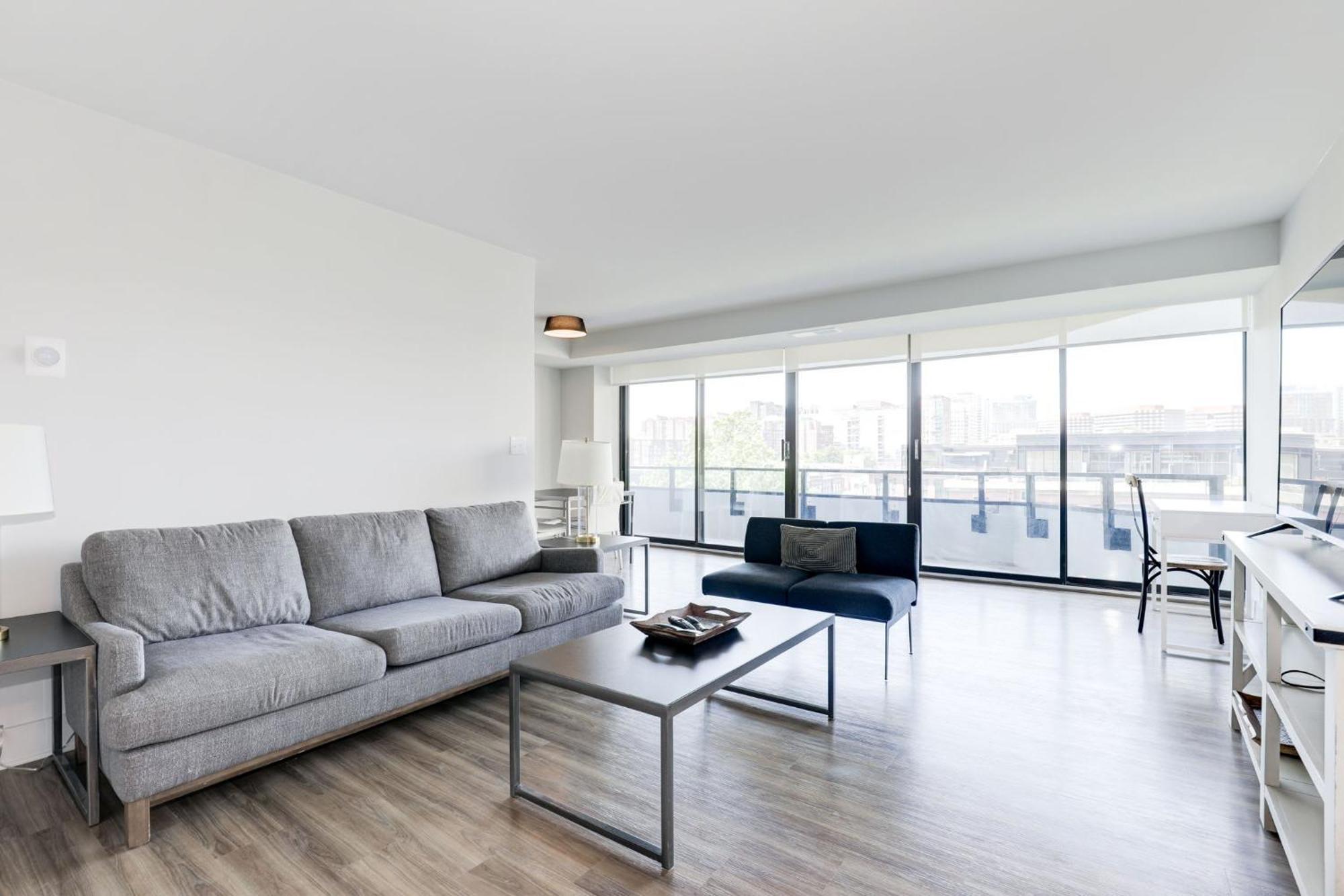 2Br Executive Apartment In Prime Location Arlington Ngoại thất bức ảnh