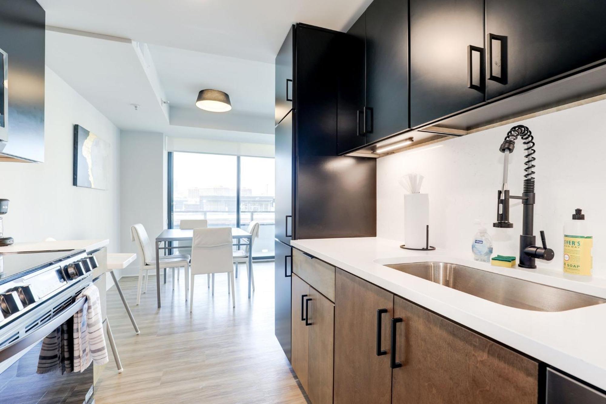 2Br Executive Apartment In Prime Location Arlington Ngoại thất bức ảnh